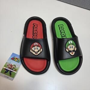 Nintendo Super Mario Boy's  Slides  Size 2 NEW Video Game Summer